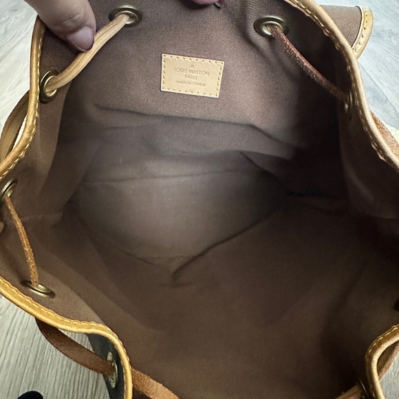 Louis Vuitton Bosphore Backpack - Picture 13 of 16
